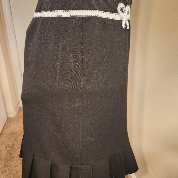 Larry Levine Black Stretch Skirt With Embroidered White Ribbon Size 8 Pleated - Picture 6 of 13